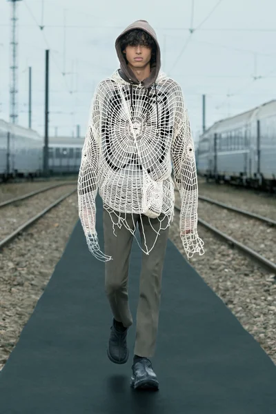 Look 28